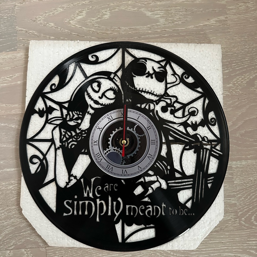 Disney Nightmare Before Christmas Vinyl Record Wall Clock – Jack & Sally - Picture 5 of 7